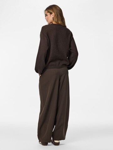 PIECES - Jersey 'PCIda' en marrón