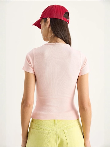 Bianco Lucci T-Shirt in Pink