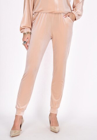 faina - Tapered Pantalón 'Fashion Look' en rosa: frente