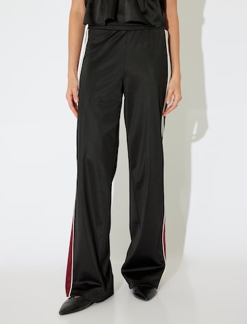 Koton Wide leg Pants in Black: front