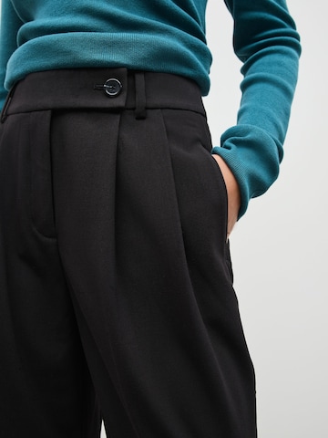 Next Loose fit Pleat-Front Pants in Black