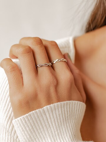 Hey Happiness Ring 'Double Helix' in Silver