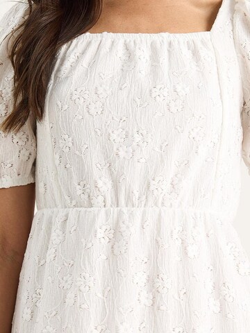 Abito di Bianco Lucci in bianco