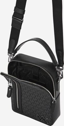 Michael Kors - Mala de ombro em preto