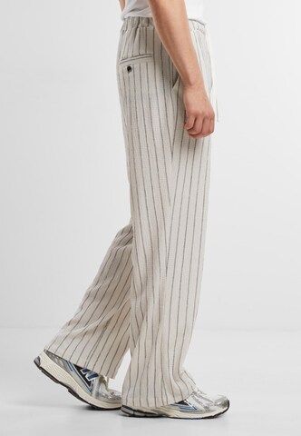 évasé Pantalon Urban Classics en blanc