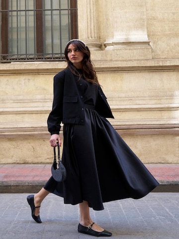 Touche Prive Skirt in Black: front