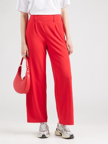 ONLY Loose fit Pleat-front trousers in Red: front