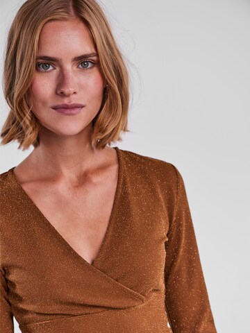 T-shirt 'Lina' PIECES en marron