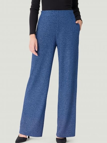 zero Loose fit Pants in Blue: front