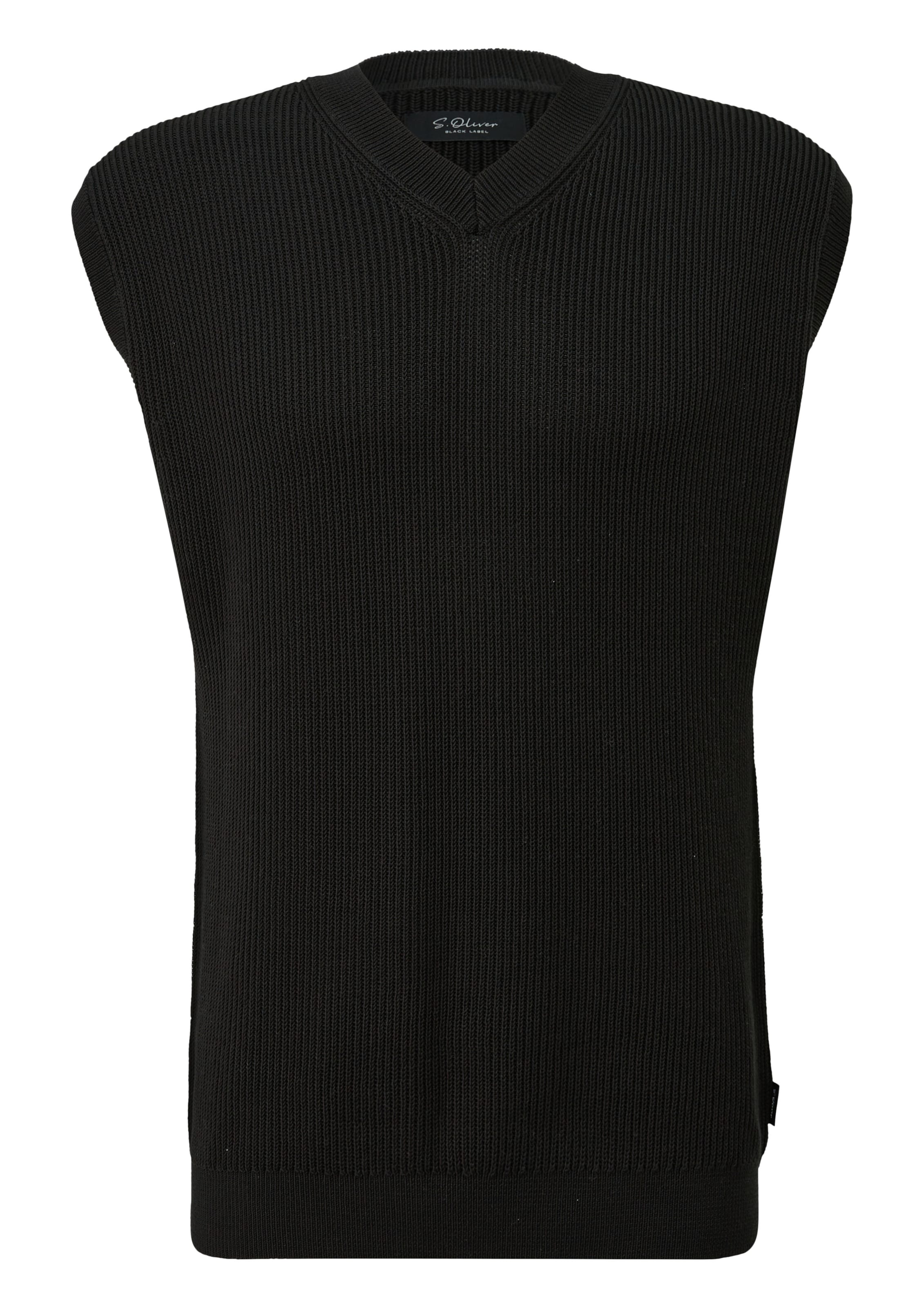 s.Oliver Sweater in Black: front