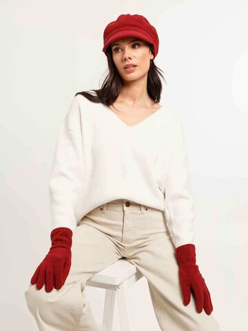 LOEVENICH Full Finger Gloves in Red: front