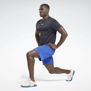 Reebok Regular Sportshorts in Blau