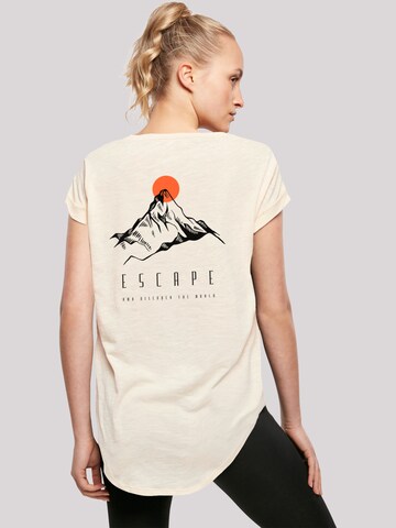 T-shirt 'Escape Discover the World Mountain' F4NT4STIC en beige : devant