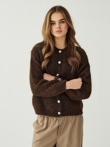 Noella Sweater ' N-Mata ' in Braun: Vorderseite