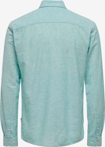 Coupe slim Chemise 'CAIDEN' Only & Sons en bleu