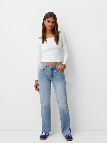 Bershka Normalny krój Jeansy w kolorze niebieski