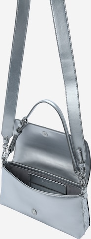 Borsa a spalla di Calvin Klein in grigio