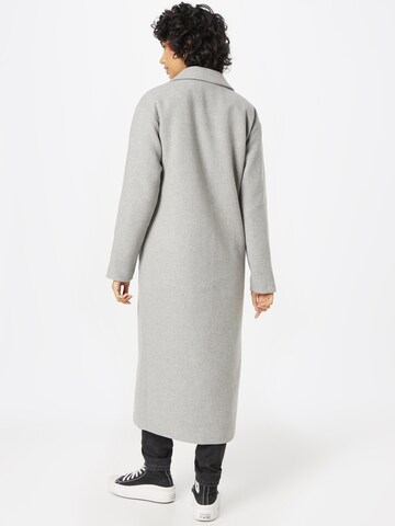 Manteau mi-saison 'ALICE' PIECES en gris