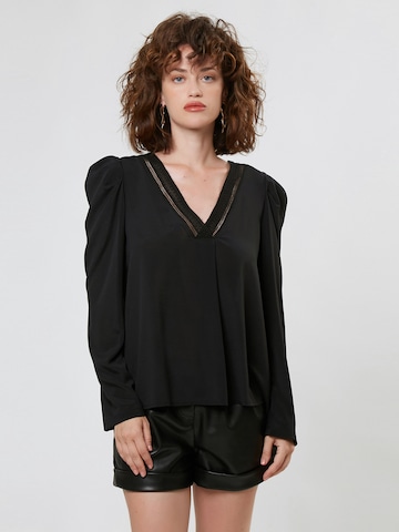 Influencer Блуза 'Trimmed' в черно: отпред