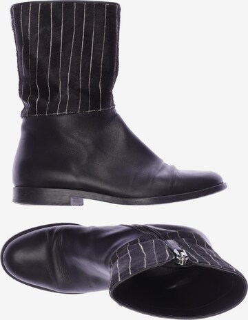 GIORGIO ARMANI Dress Boots in 38 in Black: front