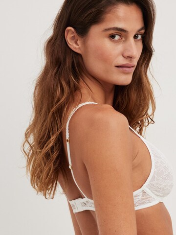 NA-KD Triangle Bra in White