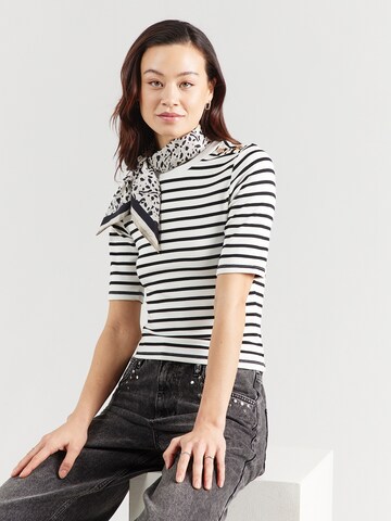 ABOUT YOU Футболка 'Suzi' в Черный: спереди