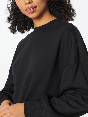 Urban Classics Sweatshirt in Schwarz