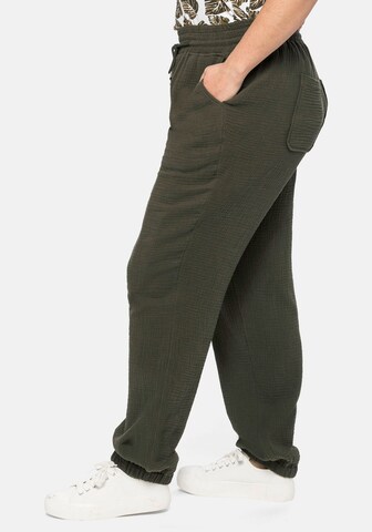 SHEEGO Tapered Trousers in Green