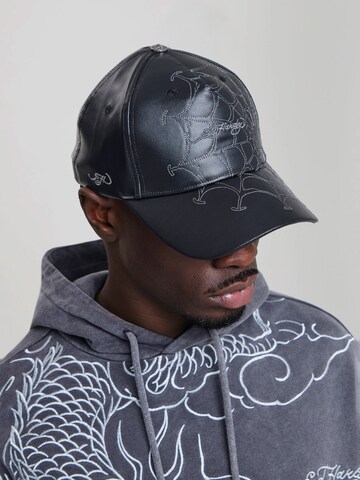 Casquette Ed Hardy en noir : sur le côté