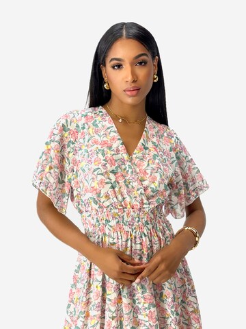 Elara Zomerjurk in Wit