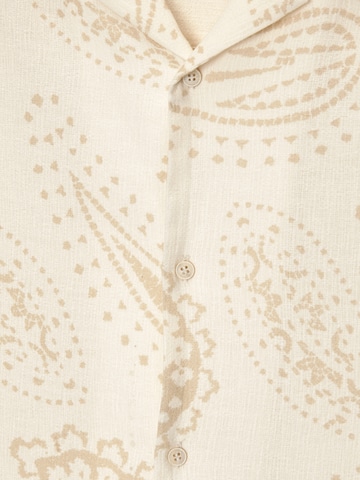 Pull&Bear Comfort fit Button Up Shirt in White