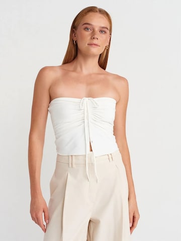 Dilvin - Top em branco: frente