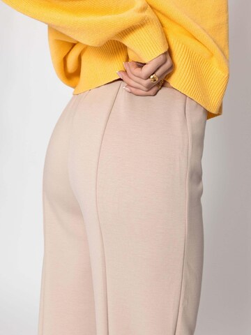 SASSYCLASSY Regular Byxa i beige