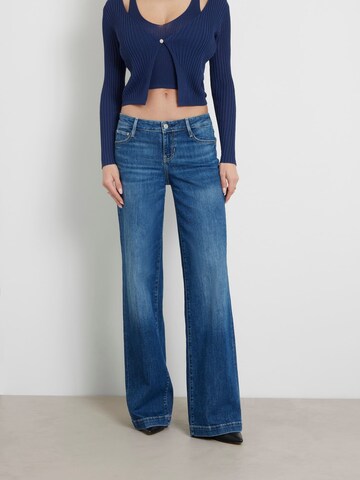 GUESS Flared Jeans in Blau