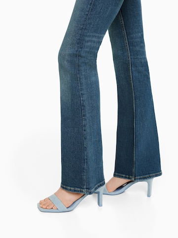 Bershka Flared Jeans in Blue