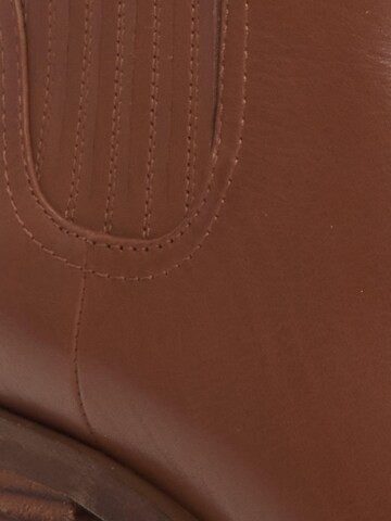 Estro Boots '2317' in Bruin