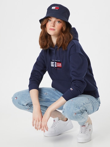 Tommy Jeans كنزة رياضية بلون أزرق