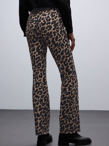 STREET ONE Bootcut Hose 'York' in Braun