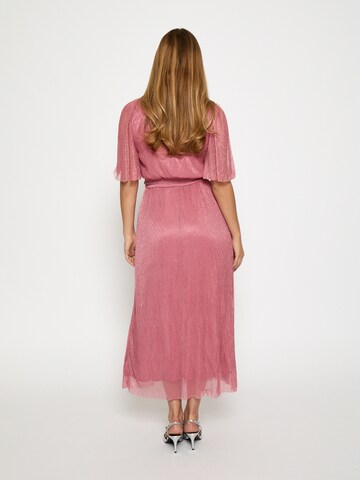 minus Mekko ' MSMavena V-Neck Maxi Dress ' värissä vaaleanpunainen