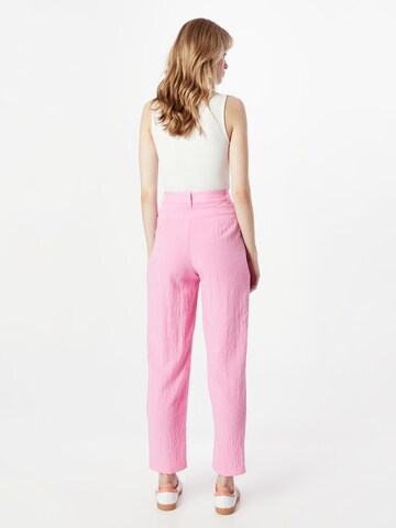 Monki - Loosefit Pantalón plisado en rosa