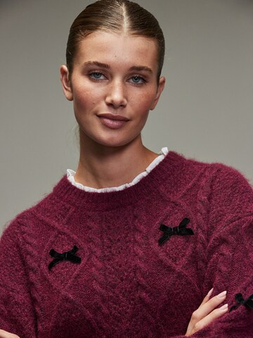 raudona Next Megztinis