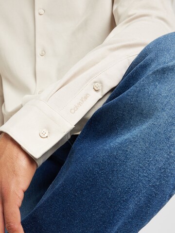 Calvin Klein Regular Fit Hemd in Beige