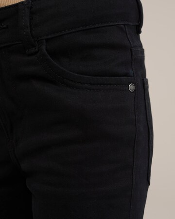 WE Fashion Flared Jeans in Black