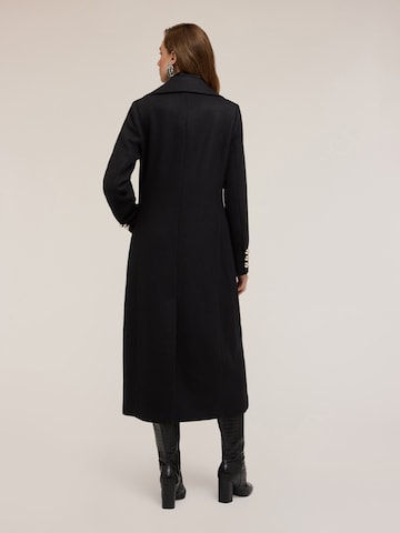 Cappotto invernale di MOTIVI in nero