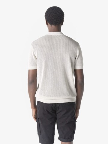 Tricou de la KOROSHI pe bej