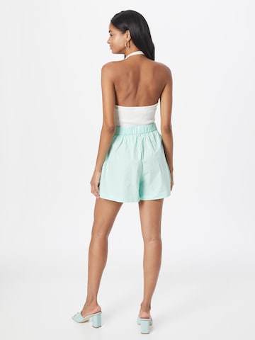 Gina Tricot Loosefit Shorts 'Ana' in Grün