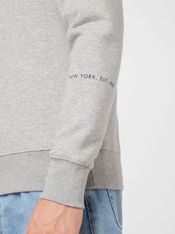 TOMMY HILFIGER Sweatshirt in Grau