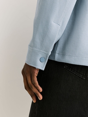 Coupe regular Veste mi-saison Next en bleu