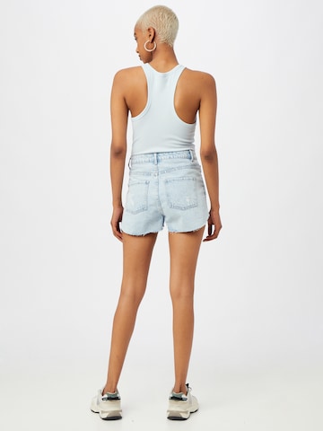 ABOUT YOU Regular Shorts 'Nadia' in Blau