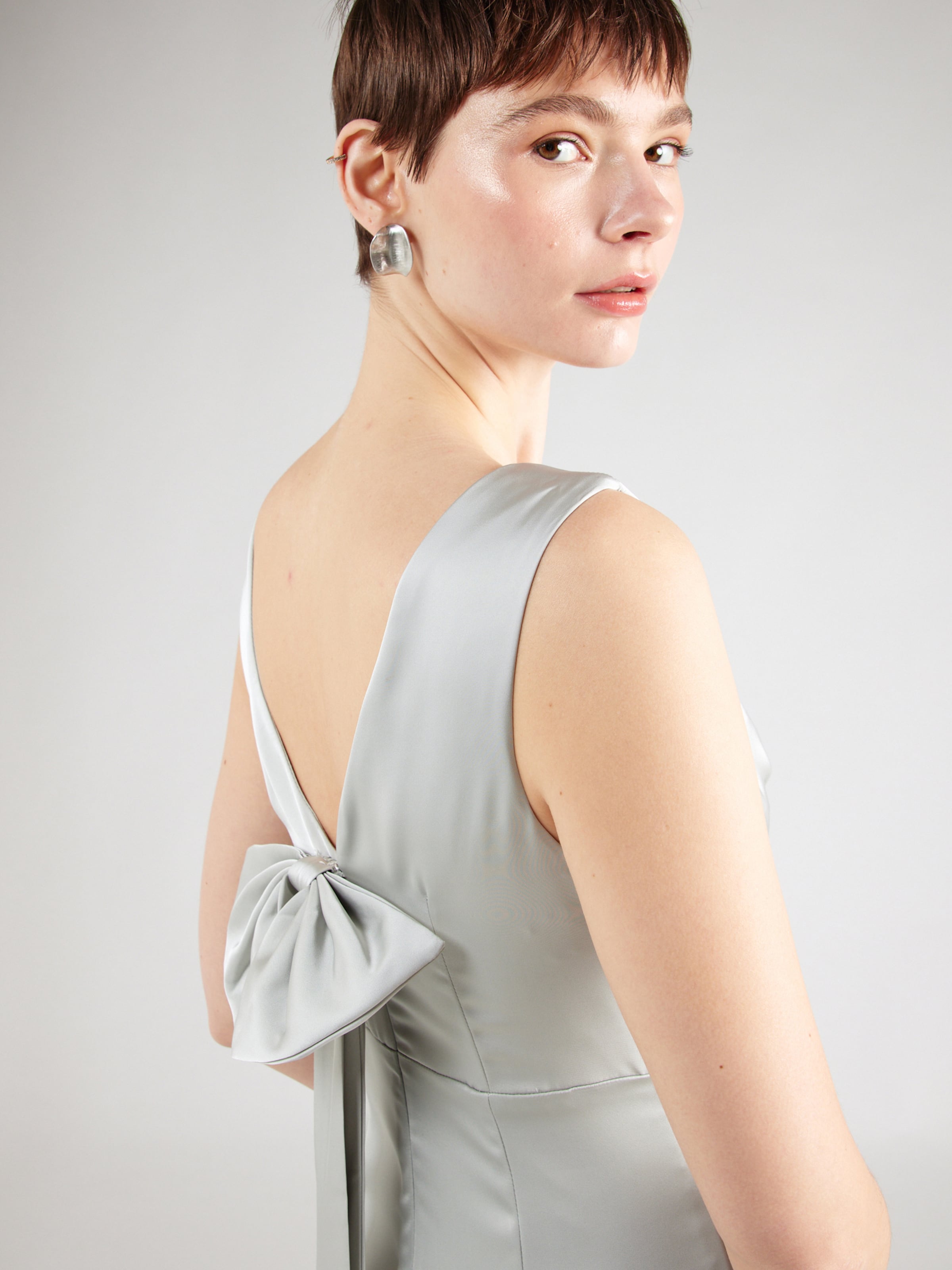 Coast Evening Dress in Silver Grey ABOUT YOU